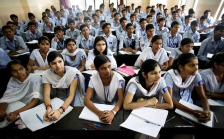 महाराष्ट्र सरकार का अद्भुत "जुगाड़" - 10वीं के छात्रों की निकल पड़ी!