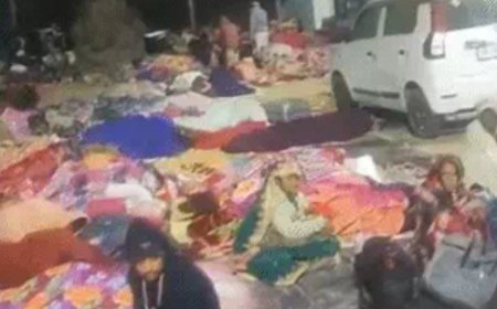 महाकुंभ  मे भगदड के बाद  मुसलमानो ने बढाया मदत का हाथ  श्रध्दालुओ के लिए खोल दिए मस्जिद दर्गा  इमाम  बाडो के द्वार भंडारो का किया इंतज़ाम  !