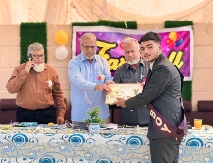 सरोश कॉलेज में वार्षिक सम्मेलन संपन्न, शेख़ फहाद बेस्ट स्टूडेंट अवॉर्ड से सम्मानित