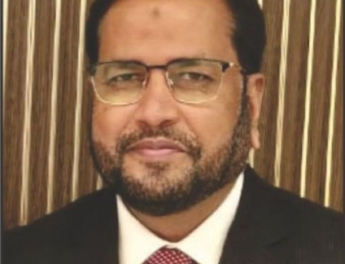 वरिष्ठ बैंकर डॉ. सैयद ज़ीशान हैदर पीएचडी की उपाधि से सम्मानित