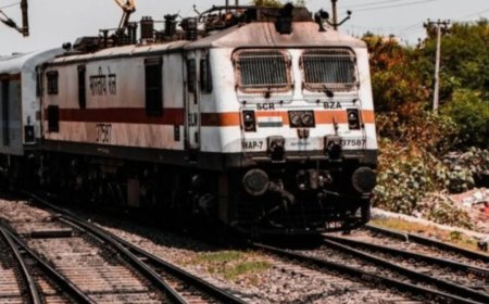 कृपया यात्रीगण ध्यान दे 11 अगस्त  को दो एक्सप्रेस ट्रेन बदले मार्ग से चलेगी